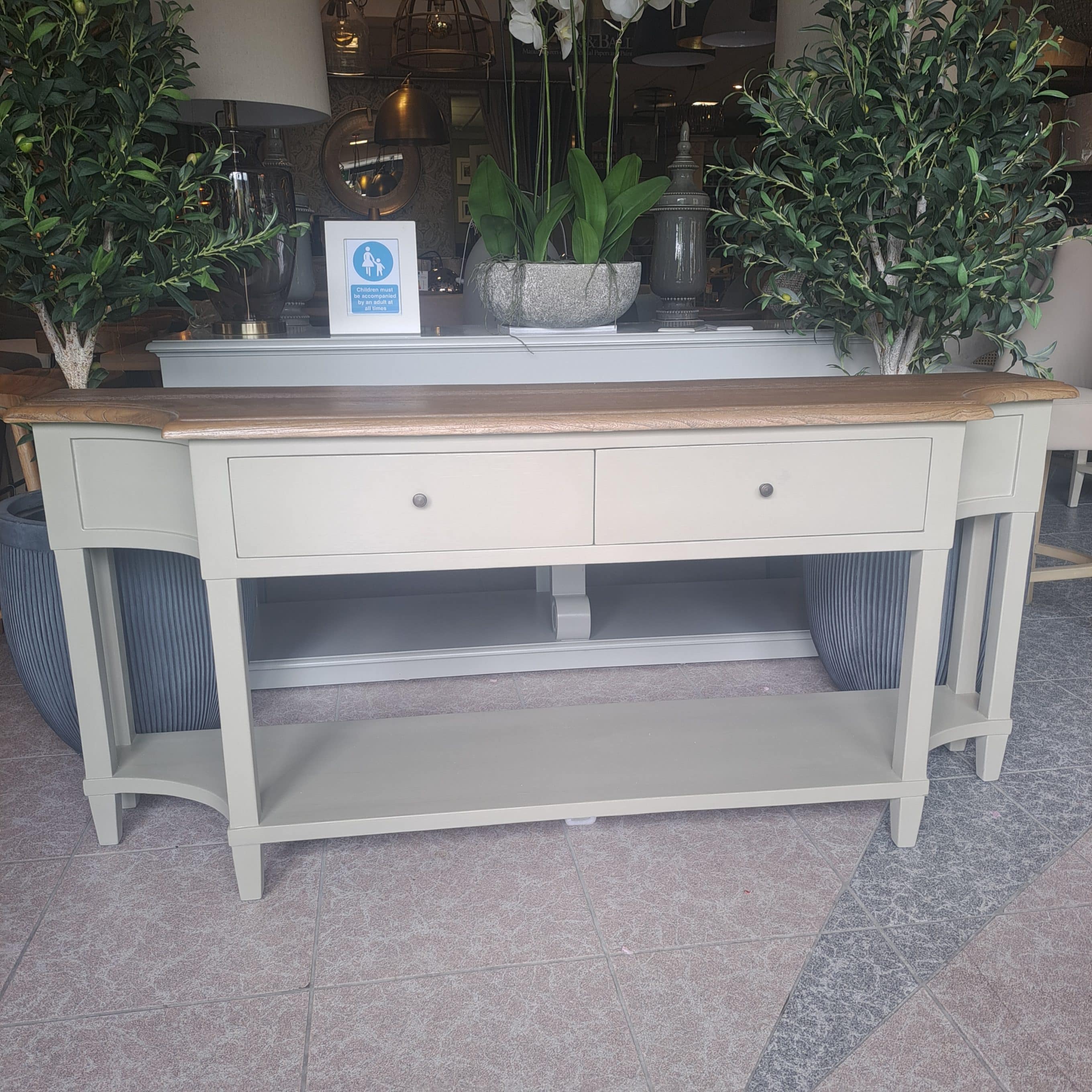 Hardwick console Table